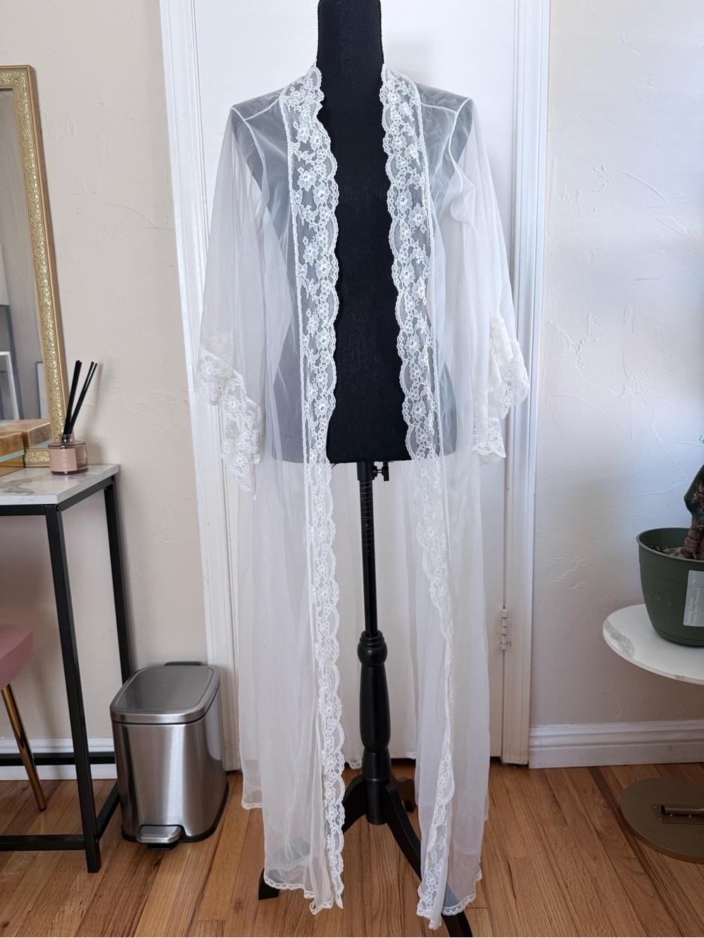 Miss Elaine Vintage White Sheer Lace-Trim Long Robe